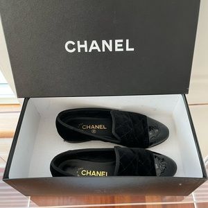 Chanel velvet quilted cap toe loafers